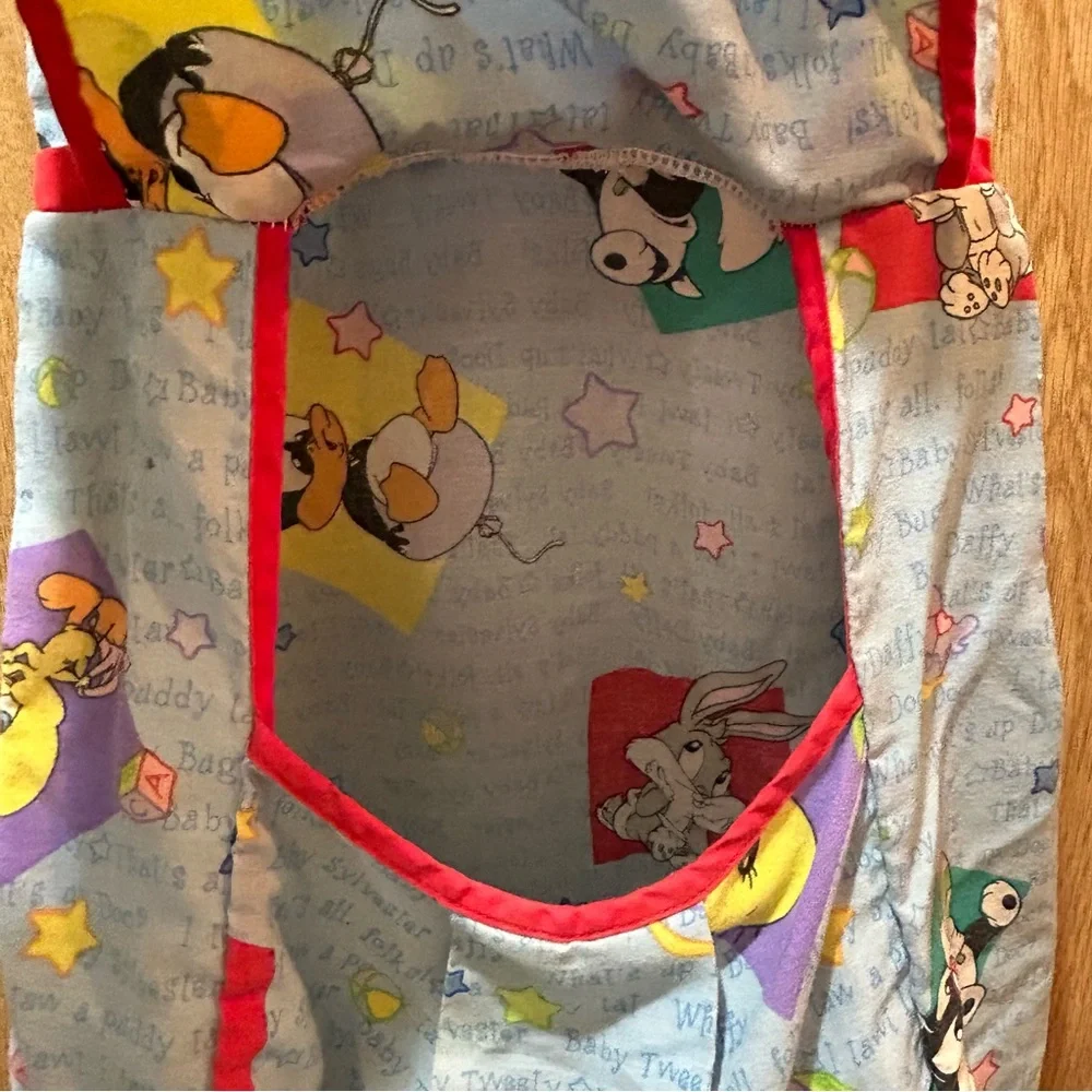 Vtg 1997 Looney Tunes  Nursery Hamper Baby Storage Tweety Bird Bugs Bunny